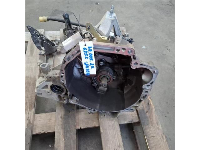 bontott DACIA LOGAN Váltó (Mechanikus)