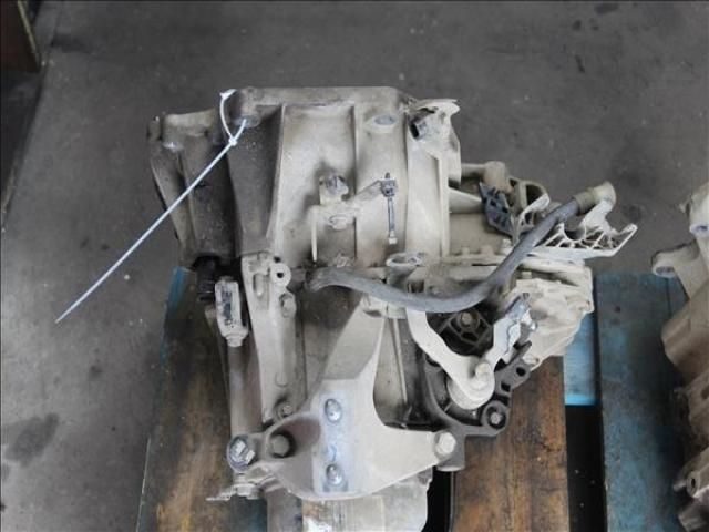 bontott DACIA LOGAN Váltó (Mechanikus)