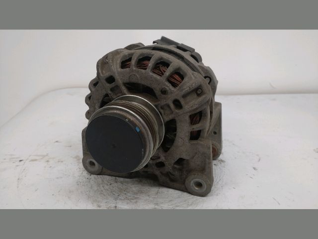 bontott DACIA LOGAN Generátor