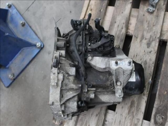 bontott DACIA LOGAN Váltó (Mechanikus)