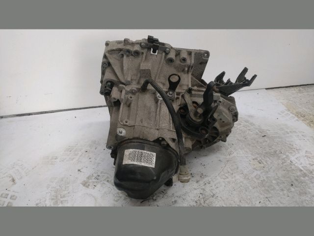 bontott DACIA LOGAN Váltó (Mechanikus)