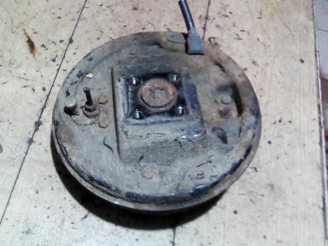 bontott DACIA LOGAN Bal hátsó Kerékagy