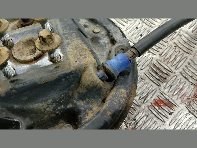 bontott DACIA LOGAN Bal hátsó Kerékagy