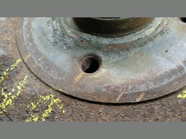 bontott DACIA LOGAN Bal hátsó Kerékagy