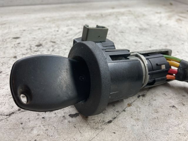 bontott DACIA LOGAN Gyújtáskapcsoló