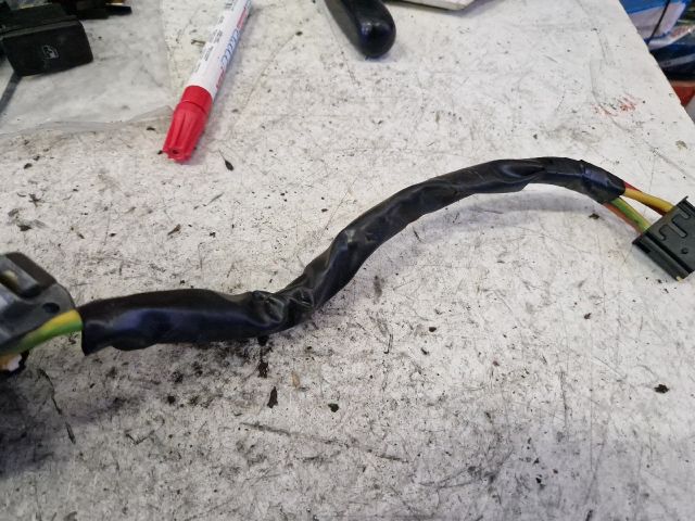 bontott DACIA LOGAN Gyújtáskapcsoló