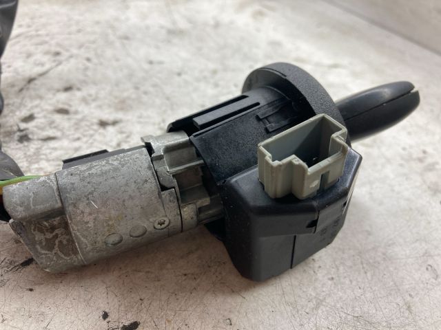 bontott DACIA LOGAN Gyújtáskapcsoló