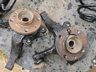 bontott DACIA LOGAN Jobb első Csonkállvány Kerékaggyal