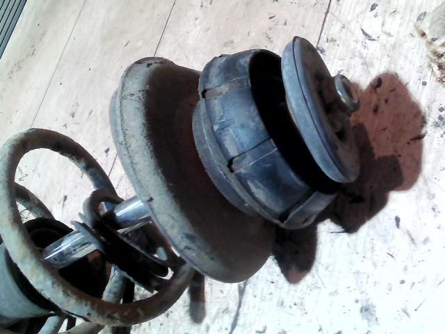 bontott DACIA LOGAN Jobb első Gólyaláb (Lengécsillapító, Rugó)