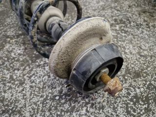 bontott DACIA LOGAN Jobb első Gólyaláb (Lengécsillapító, Rugó)