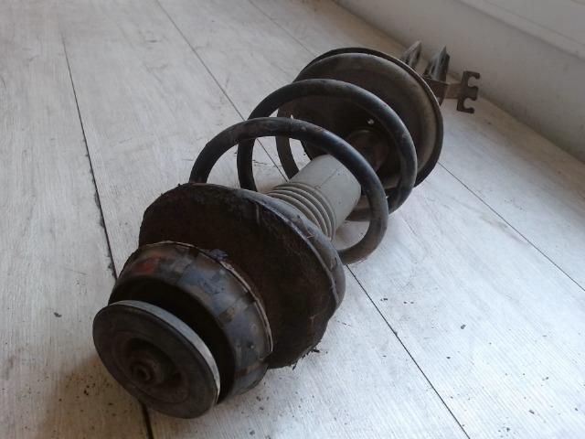 bontott DACIA LOGAN Jobb első Gólyaláb (Lengécsillapító, Rugó)