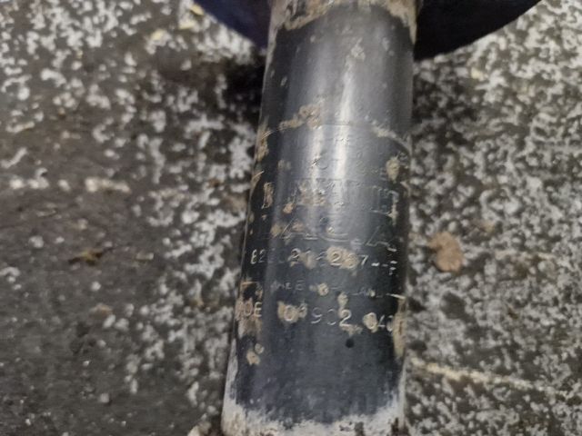 bontott DACIA LOGAN Jobb első Gólyaláb (Lengécsillapító, Rugó)