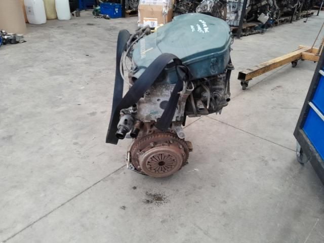 bontott DACIA LOGAN Motor (Fűzött blokk hengerfejjel)