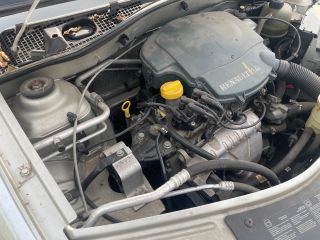 bontott DACIA LOGAN Motor (Fűzött blokk hengerfejjel)