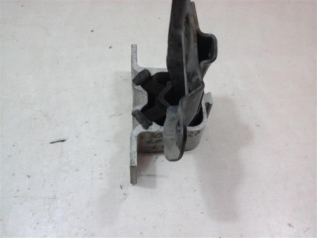 bontott DACIA LOGAN Motor Tartó Bak (Pozíciófüggetlen)