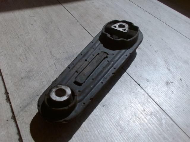 bontott DACIA LOGAN Motor Tartó Bak (Pozíciófüggetlen)