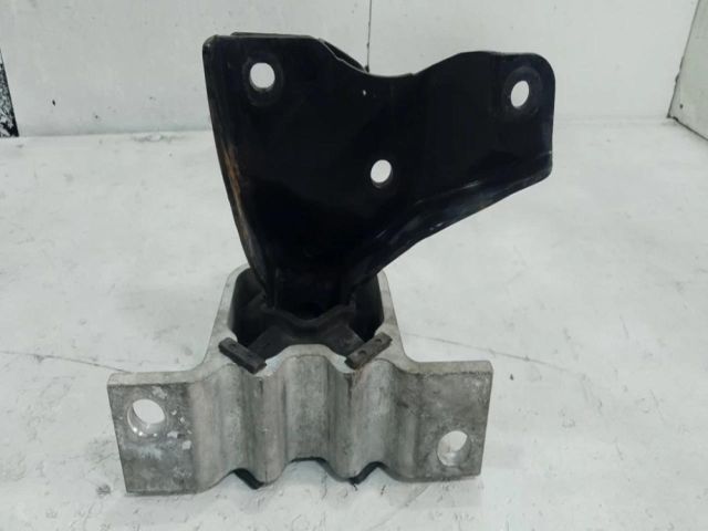 bontott DACIA LOGAN Motor Tartó Bak (Pozíciófüggetlen)