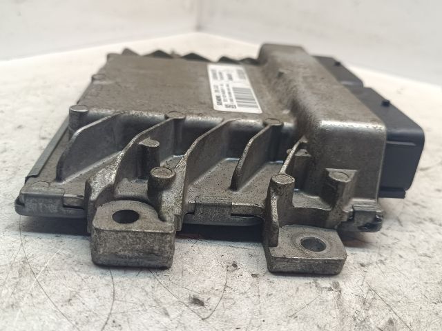 bontott DACIA LOGAN Motorvezérlő