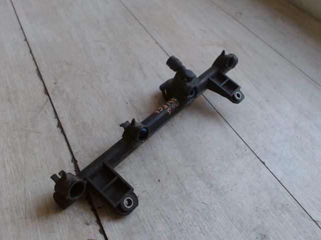 bontott DACIA LOGAN Porlasztó Sor / Híd