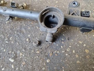 bontott DACIA LOGAN Porlasztó Sor / Híd