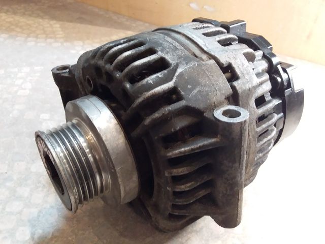 bontott DACIA LOGAN Generátor