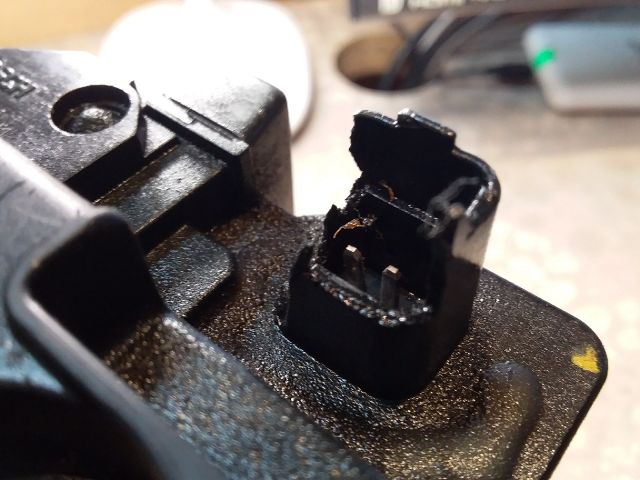 bontott DACIA LOGAN Generátor