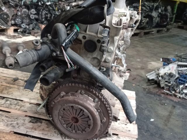 bontott DACIA LOGAN Motor (Fűzött blokk hengerfejjel)