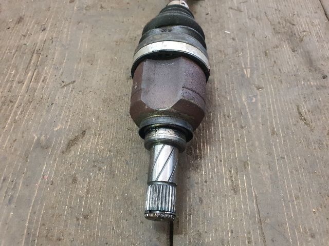 bontott DACIA LOGAN Bal Féltengely