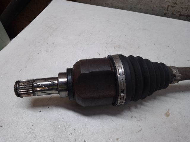 bontott DACIA LOGAN Bal Féltengely