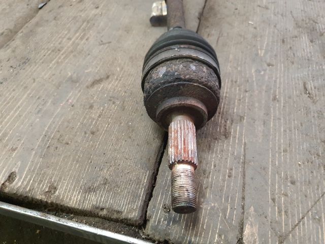 bontott DACIA LOGAN Bal Féltengely