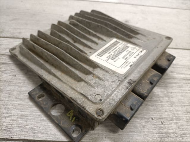 bontott DACIA LOGAN Motorvezérlő