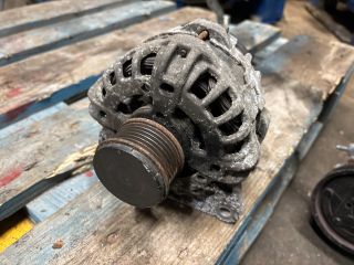 bontott DACIA LOGAN Generátor