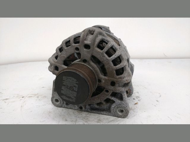 bontott DACIA LOGAN Generátor