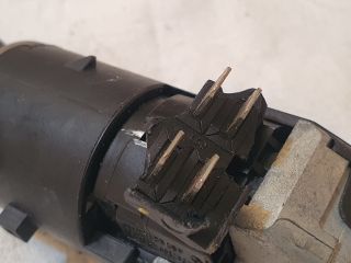 bontott DACIA LOGAN Gyújtáskapcsoló Házzal