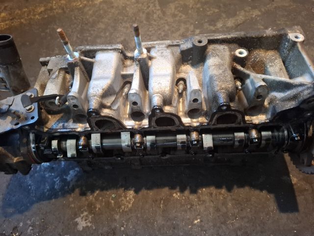 bontott DACIA LOGAN Hengerfej