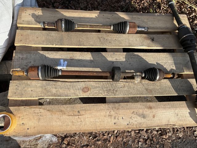 bontott DACIA LOGAN Jobb Féltengely