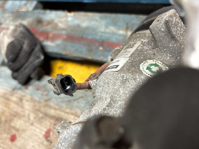 bontott DACIA LOGAN Klímakompresszor