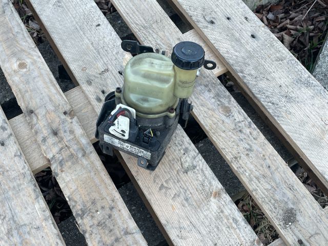 bontott DACIA LOGAN Kormányszervó Motor (Hidraulikus)