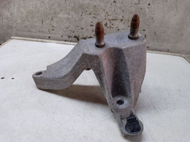 bontott DACIA LOGAN Motor Tartó Bak Bal