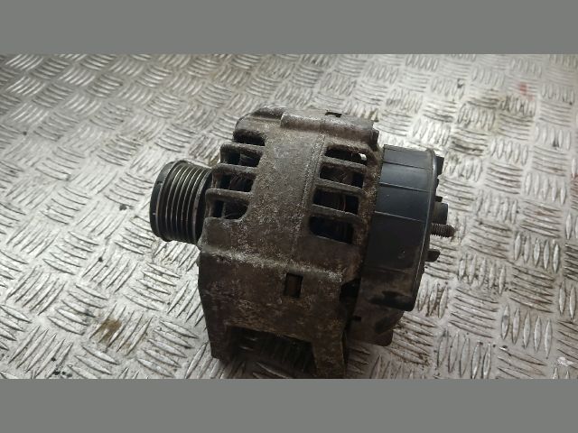 bontott DACIA LOGAN Generátor