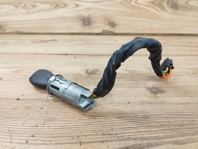 bontott DACIA LOGAN Gyújtáskapcsoló