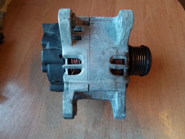 bontott DACIA LOGAN Generátor