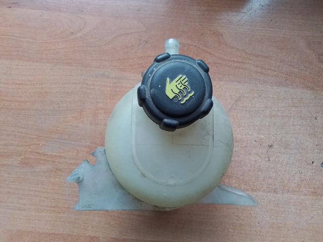 bontott DACIA LOGAN Kiegyenlítő Tartály