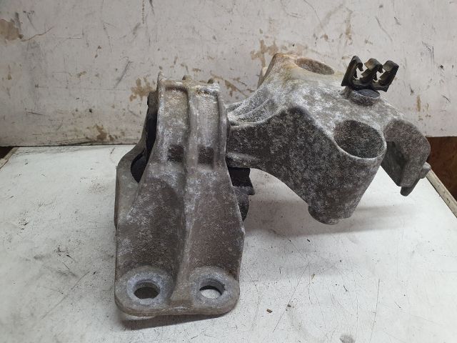 bontott DACIA LOGAN Motor Tartó Bak (Fém)