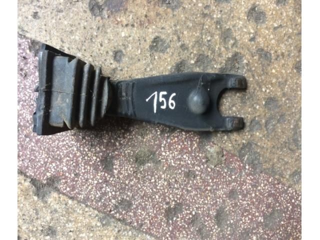 bontott DACIA LOGAN Kuplung Kiemelő Villa