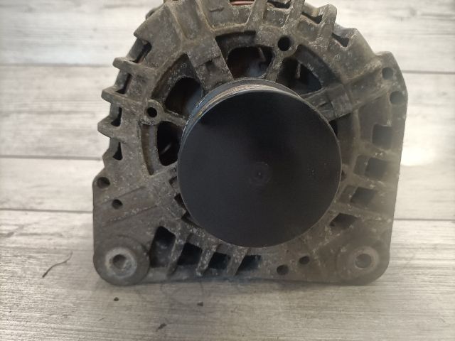 bontott DACIA LOGAN Generátor