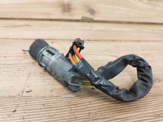 bontott DACIA LOGAN Gyújtáskapcsoló