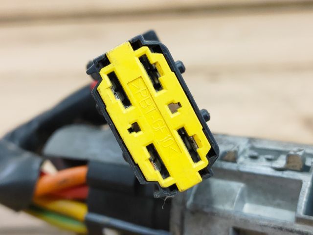 bontott DACIA LOGAN Gyújtáskapcsoló