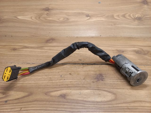 bontott DACIA LOGAN Gyújtáskapcsoló