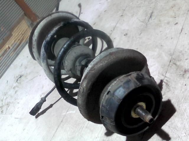 bontott DACIA LOGAN Jobb első Gólyaláb (Lengécsillapító, Rugó)